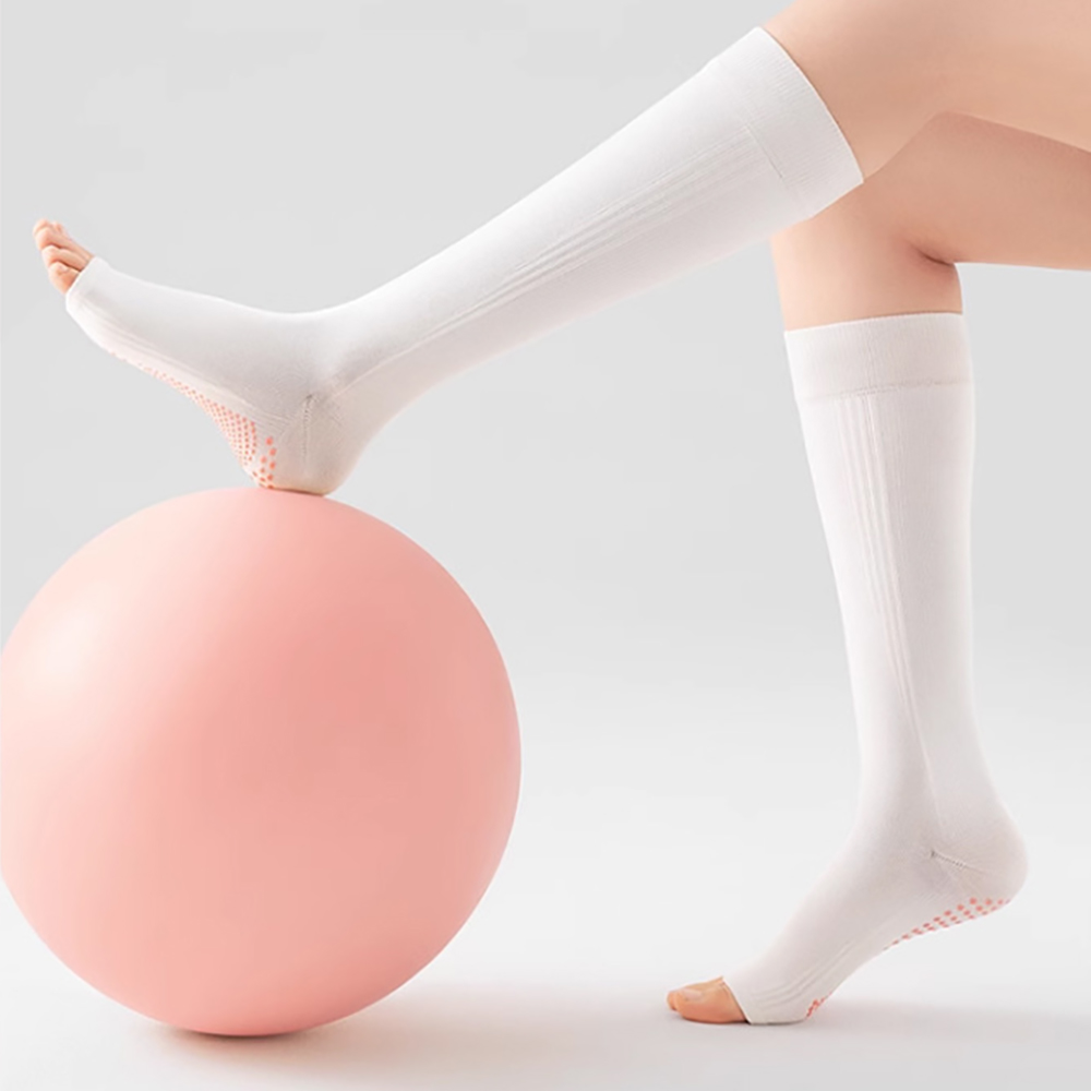 Kaus Kaki Yoga Profesional den - Yoga Mat ulasan dan harga